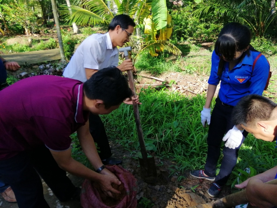 Hoạt động Trồng cây hưởng ứng Ngày môi trường thế giới của Chi đoàn Sở Công Thương